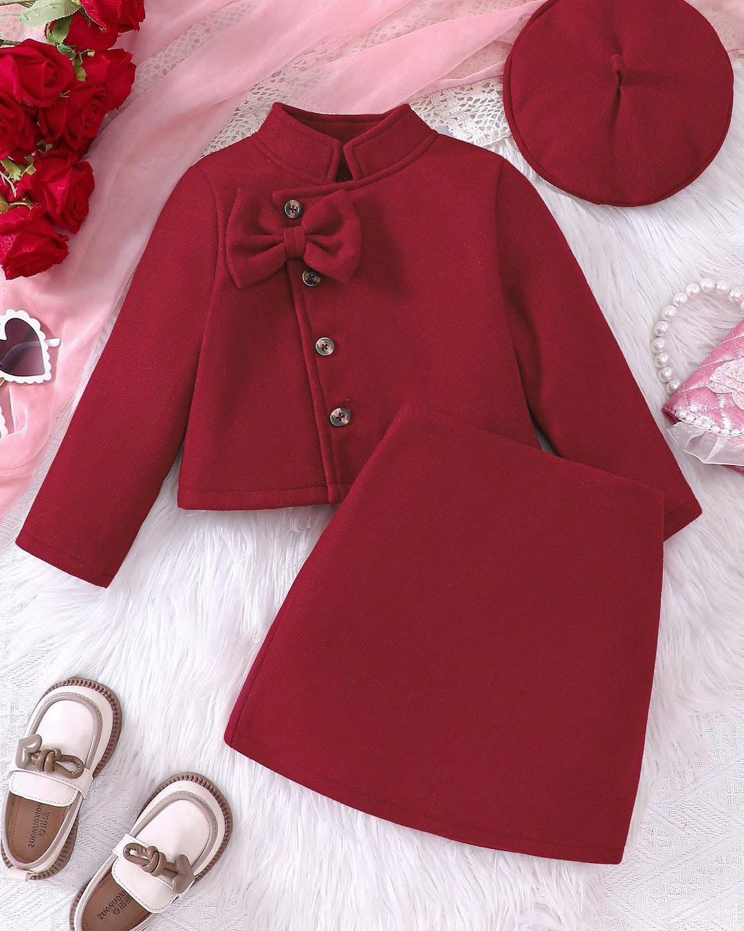 طقم شي ان نبيتي (سكيرت+جاكت+بارية)