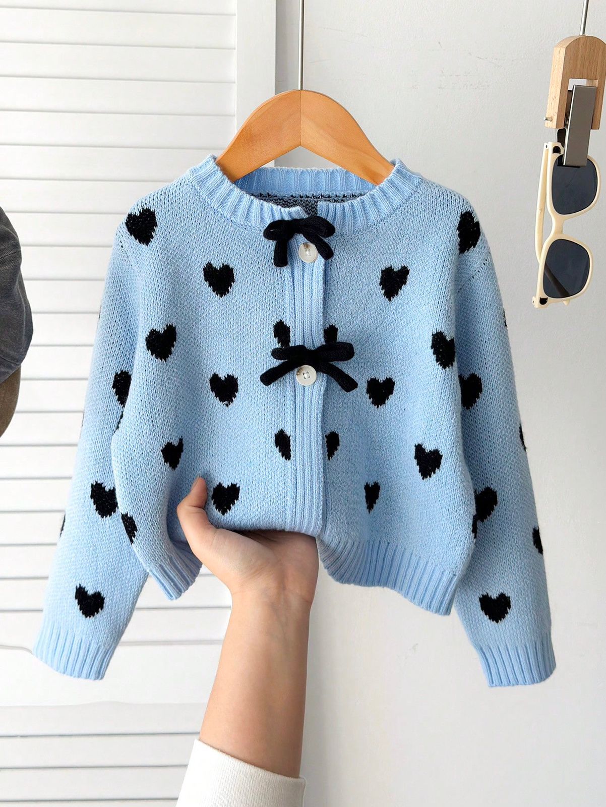 بلوفر شي ان فيونكات و قلوب