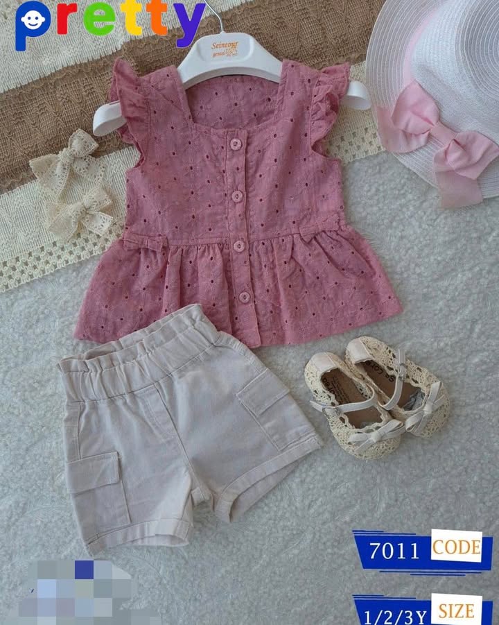 طقم بناتي قطعتين بلوزة كرانيش وفيونكات +شورت جبردين